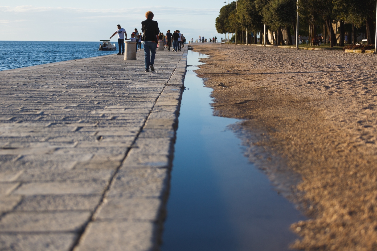 Dio zadarske rive urušio se nakon tijekom jučerašnjeg nevremena