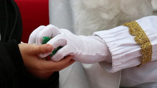 Sveti Nikola darivao mališane na Viru, Krampus bez posla Sveti Nikola darivao mališane na Viru, Krampus bez posla