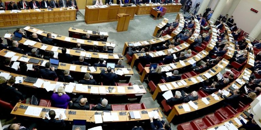 Zagreb – Usvajanjem dnevnog reda i aktualnim prijepodnevom pocela je 15. sjednica Sabora RH. Photo: Patrik Macek/PIXSELL Autor  Patrik Macek/PIXSELL Ključne riječi  klupa, klupe, saborski zastupnici, aktualno prijepodne, saborska klupa, Sabor RH,