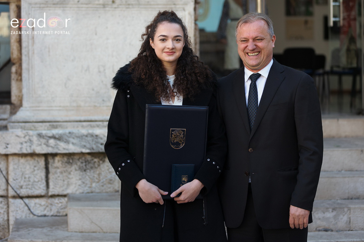 U Gradskoj loži zaslužnim građanima dodijeljena Javna priznanja Grada Zadra