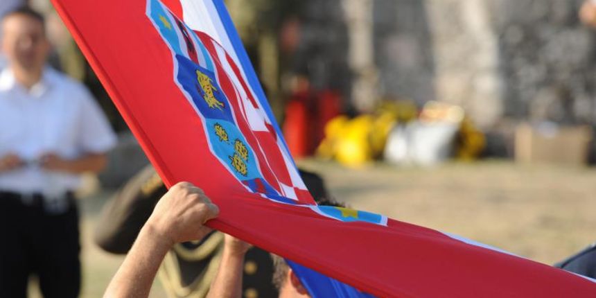 05.08.2013., Knin – Podizanjem Hrvatske zastave na kninskoj tvrdjavi zapocela proslava 18.obljetnice vojno redarstvene akcije oluja, Dana pobjede i domovinske zahvalnosti kojoj je prisustvovao kompletan drzavni vrh na celu sa Predsjenikom RH Ivom Josipovi 05.08.2013., Knin – Podizanjem Hrvatske zastave na kninskoj tvrdjavi zapocela proslava 18.obljetnice vojno redarstvene akcije oluja, Dana pobjede i domovinske zahvalnosti kojoj je prisustvovao kompletan drzavni vrh na celu sa Predsjenikom RH Ivom Josipovi