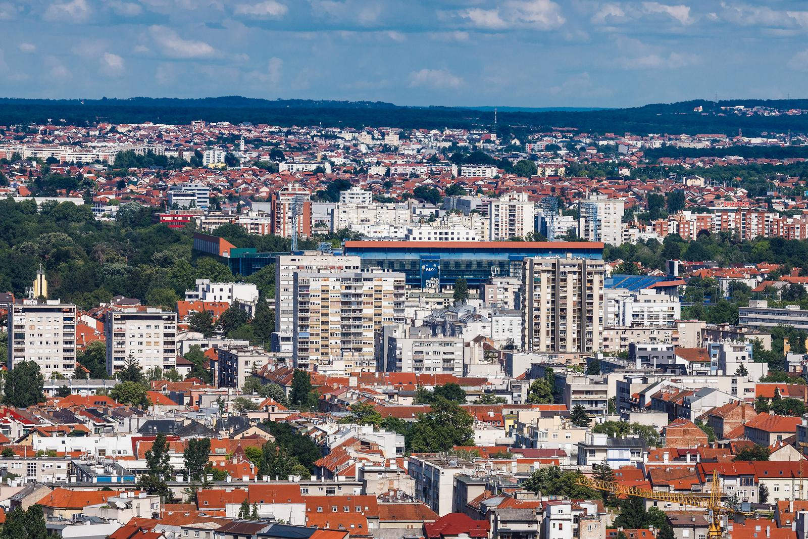 Pogled sa Zagrebačke katedrale na centar grada – Zagreb