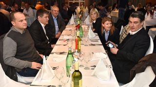 Drženje zadarskih SDP-ovaca u hotelu Kolovare. Foto: Dino Stanin/PIXSELL