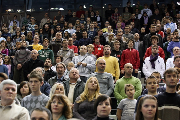Osijek, 091210.
U osjeckoj dvorani Gradski vrt odigrat ce se humanitarni teniski spektakl, odnosno dvoboj Gorana Ivanisevica i Ivana Ljubicica. Cilj cijele manifestacije je humanitarnog karaktera. Prikupljena sredstva ici ce za pomoc pri lijecenju hrvats Osijek, 091210.
U osjeckoj dvorani Gradski vrt odigrat ce se humanitarni teniski spektakl, odnosno dvoboj Gorana Ivanisevica i Ivana Ljubicica. Cilj cijele manifestacije je humanitarnog karaktera. Prikupljena sredstva ici ce za pomoc pri lijecenju hrvats