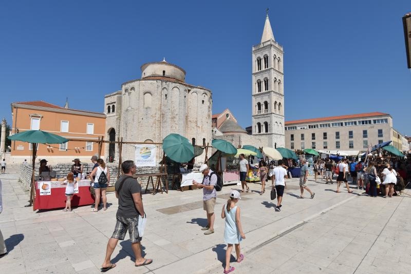 Sajam “Proizvodi hrvatskog sela” na zadarskom Forumu. Foto: Dino Stanin/PIXSELL