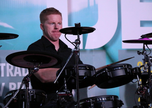 Virsko ljeto 2016: Dražen Zečić Zeko i Banana Band raspjevali i rasplesali Vir