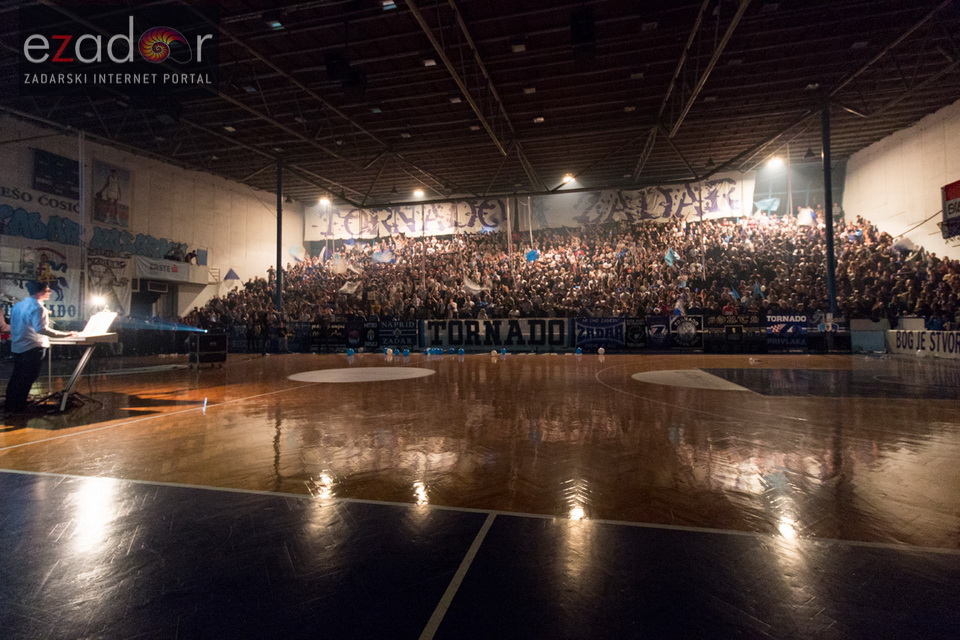 Humanitarno gledanje utakmice Zadar-Cibona u Jazinama Humanitarno gledanje utakmice Zadar-Cibona u Jazinama