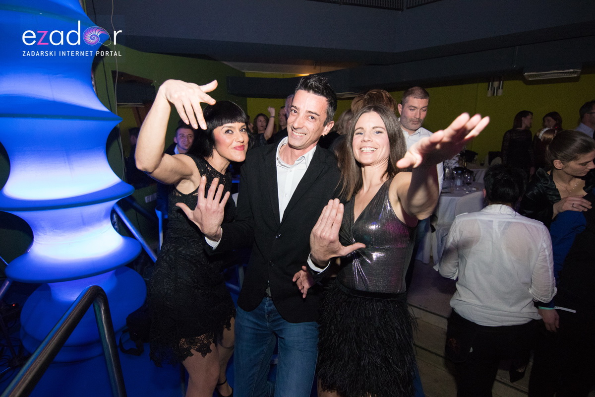 Ludnica u Saturnusu: Najbolji doček u svemiru i šire Ludnica u Saturnusu: Najbolji doček u svemiru i šire