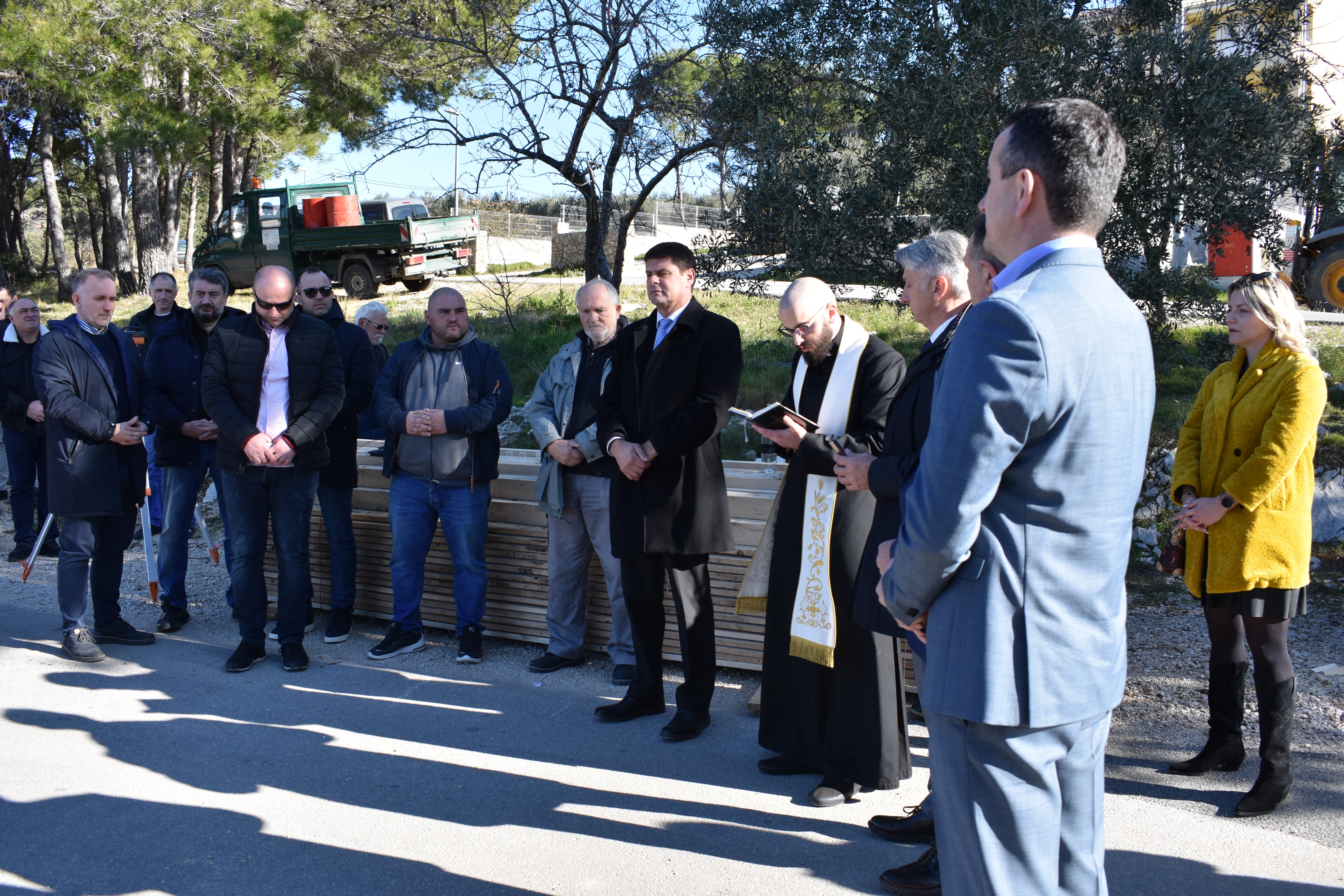 Otvoren dječji vrtić u Pakoštanima i započeli radovi na izgradnji luke u Dragama Otvoren dječji vrtić u Pakoštanima i započeli radovi na izgradnji luke u Dragama