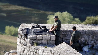 Knin, 050810.
Proslava Dana pobjede i 15. godisnjice akcije Oluja u Kninu. Osiguranje skupa na tvrdjavi
Foto: Jakov Prkic / Cropix Knin, 050810.
Proslava Dana pobjede i 15. godisnjice akcije Oluja u Kninu. Osiguranje skupa na tvrdjavi
Foto: Jakov Prkic / Cropix