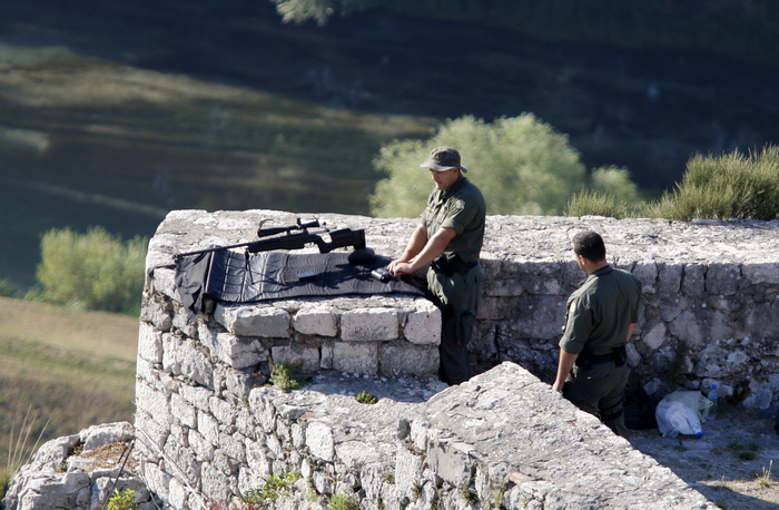 Knin, 050810.
Proslava Dana pobjede i 15. godisnjice akcije Oluja u Kninu. Osiguranje skupa na tvrdjavi
Foto: Jakov Prkic / Cropix Knin, 050810.
Proslava Dana pobjede i 15. godisnjice akcije Oluja u Kninu. Osiguranje skupa na tvrdjavi
Foto: Jakov Prkic / Cropix
