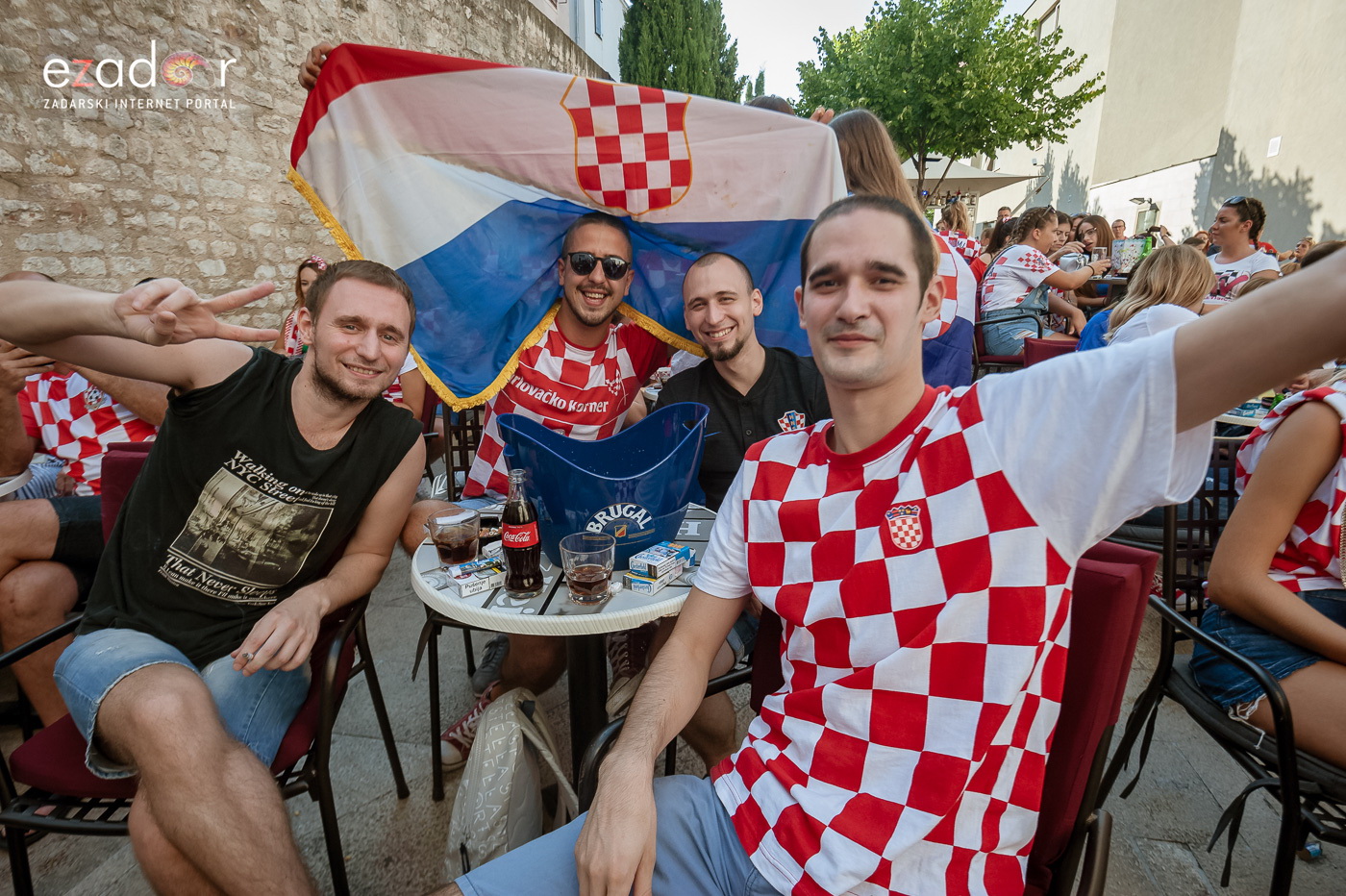 Navijačko ludilo u Zadru za vrijeme i nakon finala Svjetskog prvenstva Navijačko ludilo u Zadru za vrijeme i nakon finala Svjetskog prvenstva