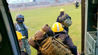 Zračne snage i vojnici gase veliki požar na Pelješcu