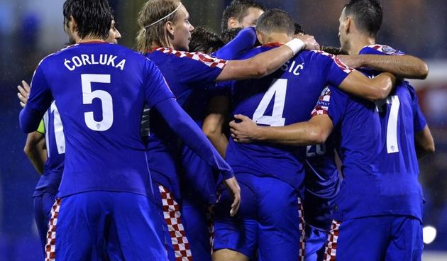 10.10.2015., stadion u Maksimiru, Zagreb – Kvalifikacijska utakmica za odlazak na Europsko nogometno prvenstvo koje ce se odrzati 2016. godine u Francuskoj. Skupina H, Hrvatska – Bugarska. Slavlje igrada nakon pogotka. Photo: Marko Lukunic/PIXSELL
