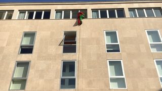 Spektakularno spuštanje Djeda Božićnjaka na Kalelargu Spektakularno spuštanje Djeda Božićnjaka na Kalelargu