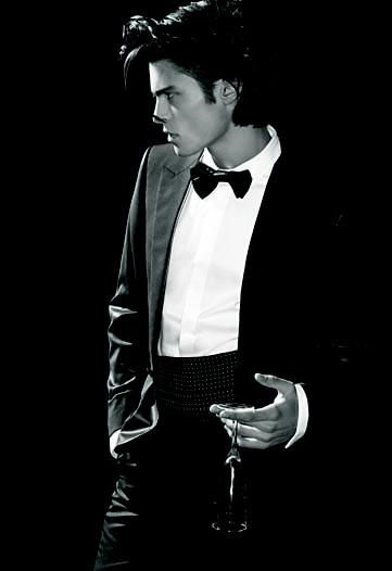 Karl Lagerfeld kalendar za 2010. (coutorture.com)