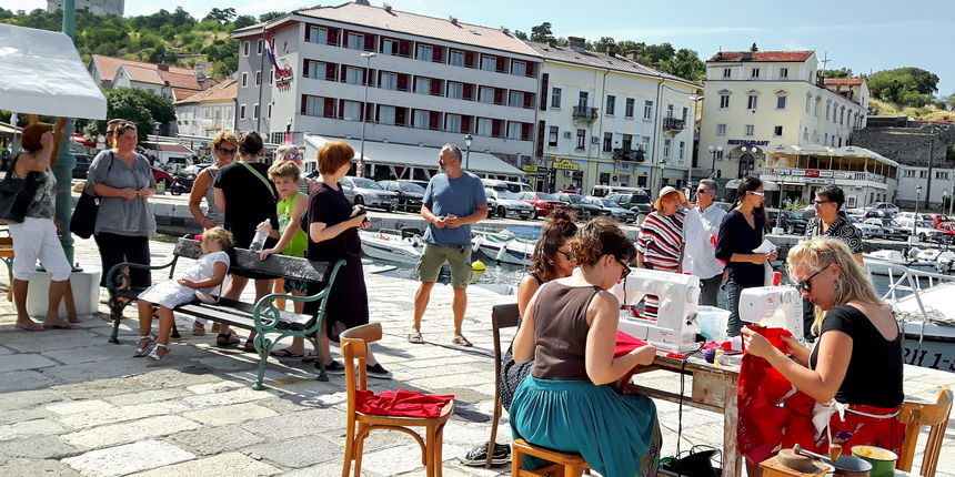 Senj: Počela se šivati najveća uskočka kapa Crvenkapa