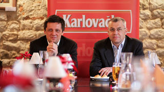 Restoran Atriji na Poluotoku. Karlovacka pivovara organizirala je degustaciju domaceg i stranog piva iz svog portfelja, te portfelja Heineken-a. Foto-SAŠA ČUKA Restoran Atriji na Poluotoku. Karlovacka pivovara organizirala je degustaciju domaceg i stranog piva iz svog portfelja, te portfelja Heineken-a. Foto-SAŠA ČUKA