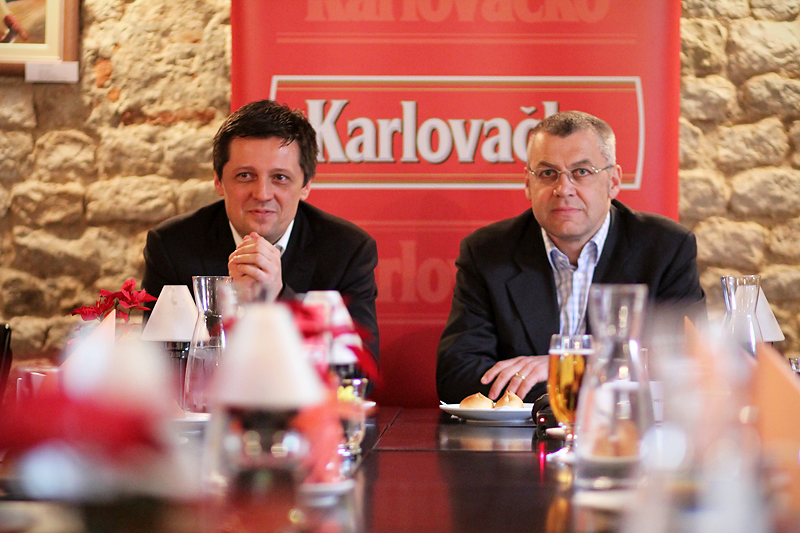 Restoran Atriji na Poluotoku. Karlovacka pivovara organizirala je degustaciju domaceg i stranog piva iz svog portfelja, te portfelja Heineken-a. Foto-SAŠA ČUKA Restoran Atriji na Poluotoku. Karlovacka pivovara organizirala je degustaciju domaceg i stranog piva iz svog portfelja, te portfelja Heineken-a. Foto-SAŠA ČUKA