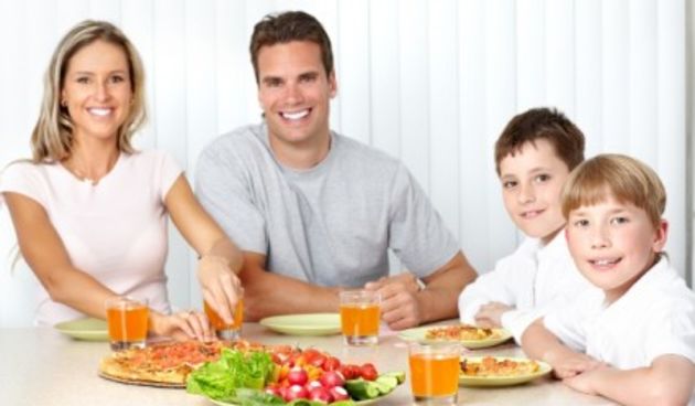 Djeca koja jedu s roditeljima manje se debljaju, obitelj (Metro-portal.hr )