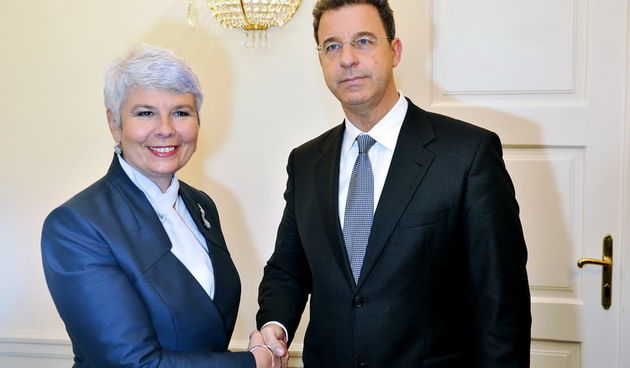 Zagreb, 201010.
Vlada Republike Hrvatske.
Sastanak premijerke Jadranke Kosor sa Sergeom Brammertzom, Glavnim tuziteljem Medjunarodnog kaznenog suda za bivsu Jugoslaviju.
Foto: Boris Kovacev / CROPIX
