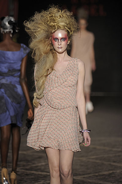 Viviene Westvood kolekcija proljeće/ljeto 2012.