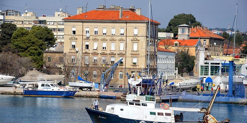 Subotnji đir po gradu, 15. ožujka, foto: Iva Perinčić, tankerkomerc, brod, ribari. Subotnji đir po gradu, 15. ožujka, foto: Iva Perinčić, tankerkomerc, brod, ribari.