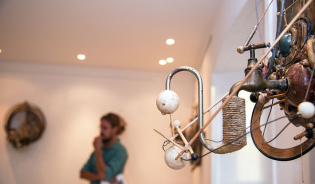 U biogradskom Zavičajnom muzeju otvorena je izložba radova Vedrana Karadže Tabulova pod nazivom “Mali intervali”