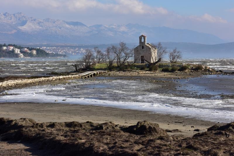 Jaka bura na zadarskom području otežava cestovni i pomorski promet, foto: Dino STanin/PIXSELL Jaka bura na zadarskom području otežava cestovni i pomorski promet, foto: Dino STanin/PIXSELL