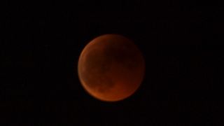 Potpuna pomrcina mjeseca Potpuna pomrcina mjeseca