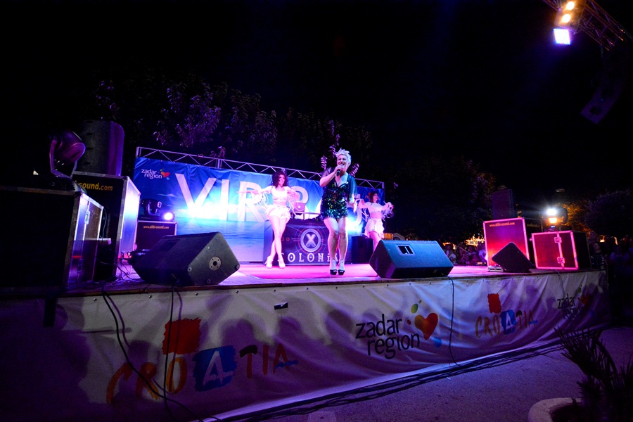 Vir : Colonia rasplesala tisuće posjetitelja na Viru ; foto Iva Perinčić Vir : Colonia rasplesala tisuće posjetitelja na Viru ; foto Iva Perinčić