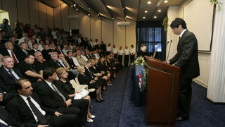 Split, 270611.
Danas je u kino sali na poljudskom stadionu odrzana komemoracija za preminulog Tomislava Ivica nogometnog trenera.
Predsjednik Hajduka Hrvoje Males
Foto: Jakov Prkic / Cropix Split, 270611.
Danas je u kino sali na poljudskom stadionu odrzana komemoracija za preminulog Tomislava Ivica nogometnog trenera.
Predsjednik Hajduka Hrvoje Males
Foto: Jakov Prkic / Cropix