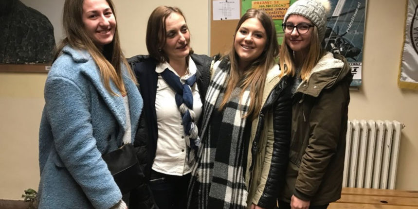 Biogradski srednjoškolci ostvarili uspjeh na međužupanijskom natjecanju prodavača i poduzetnika Biogradski srednjoškolci ostvarili uspjeh na međužupanijskom natjecanju prodavača i poduzetnika