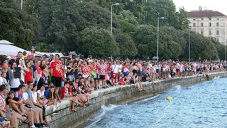Svečani doček zadarskih Vatrenih: Jedrenjakom Branimir plovili od Gradskog mosta do gata na zadarskoj rivi