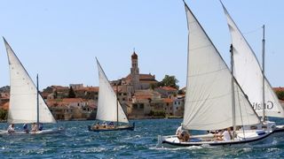 Betina: Održana tradicionalna regata za dušu i tilo, Foto: Duško Jaramaz/PIXSELL Betina: Održana tradicionalna regata za dušu i tilo, Foto: Duško Jaramaz/PIXSELL