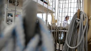 Pokraj Morskih orgulja i Pozdrava Suncu pristao je ruski skolski jedrenjak “Nadezhda”. Dug je 109 metara te ima tri jarbola. Photo: Filip Brala/PIXSELL