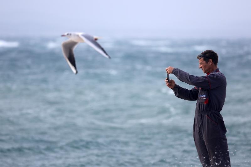 Zadar: Surferi uživaju u valovima koje je prouzročilo snažno jugo, Photo: Filip Brala/PIXSELL