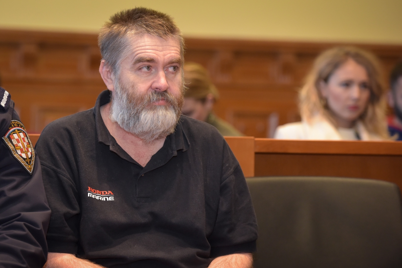 Počelo suđenje Josipu Rođaku koji je bacio četvero djece s balkona Počelo suđenje Josipu Rođaku koji je bacio četvero djece s balkona