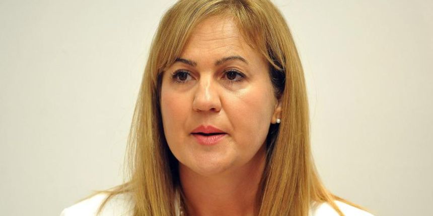 16.09.2013., Zadar – Direktorica zracne luke Zadar, Katica Pupic Bakrac, sazvala konferenciju za medije na kojoj je dala svoj osvrt na isplacen joj bonus od 190.000 kn zbog uspjesnog poslovanja. Photo: Dino Stanin/PIXSELL Autor Dino Stanin/PIXSELL KLJU 16.09.2013., Zadar – Direktorica zracne luke Zadar, Katica Pupic Bakrac, sazvala konferenciju za medije na kojoj je dala svoj osvrt na isplacen joj bonus od 190.000 kn zbog uspjesnog poslovanja. Photo: Dino Stanin/PIXSELL Autor Dino Stanin/PIXSELL KLJU