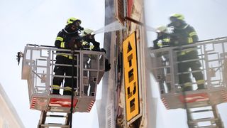 Veliki požar izbio u zgradi na Narodnom trgu Veliki požar izbio u zgradi na Narodnom trgu