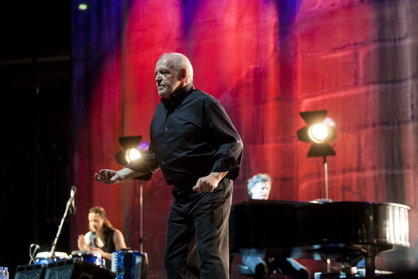 Zagreb, 010611.
Engleski pjevac Joe Cocker odrzao je veceras koncert u Areni Zagreb.
Foto: Neja Markicevic / CROPIX
