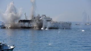 Premantura: Admiralski brod Vis potopljen kako bi postao ronilačka atrakcija. Photo: Duško Marušić/PIXSELL