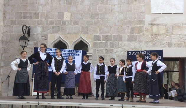 Pag: Županijski dani 2017. započeli smotrom tradicijske baštine pod nazivom “Zavičaju, ponosno te nosim”