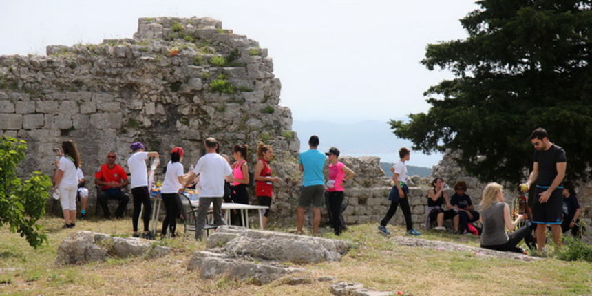 Gospodar OTOKA – uspon na Sv. Mihovil
(nedjelja, 29. svibnja 2016. godine)
Start: 09:30 h, u centru Preka (Park Vrulja)
Cilj: tvr Gospodar OTOKA – uspon na Sv. Mihovil
(nedjelja, 29. svibnja 2016. godine)
Start: 09:30 h, u centru Preka (Park Vrulja)
Cilj: tvr