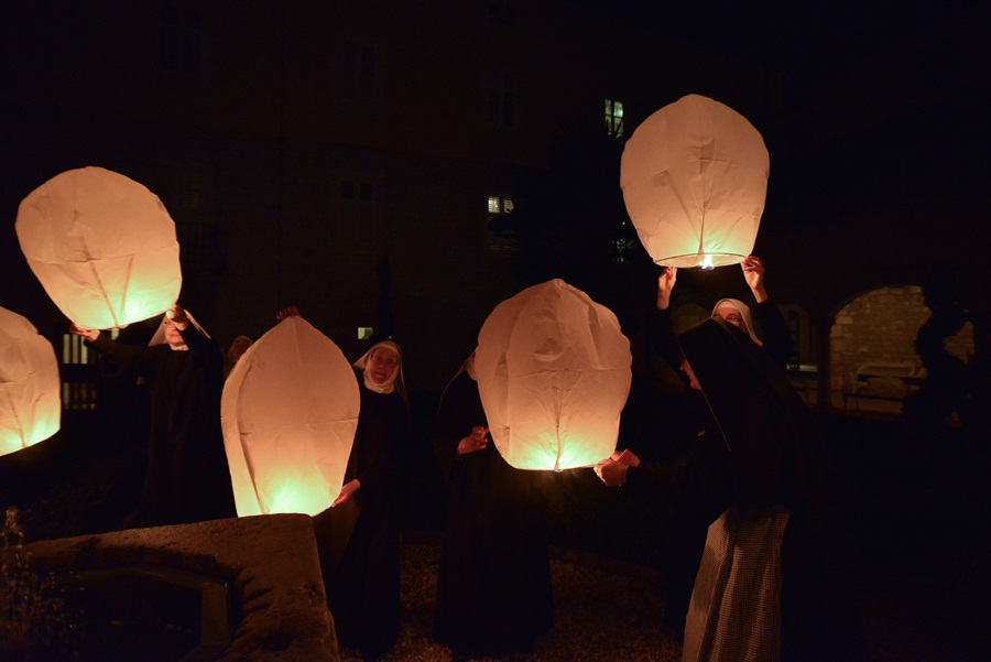 U klaustru samostana sv. Marije i zadarske benediktinke su sudjelovale u akciji “Zaželi ljubav”. Foto: Iva Perinčić U klaustru samostana sv. Marije i zadarske benediktinke su sudjelovale u akciji “Zaželi ljubav”. Foto: Iva Perinčić