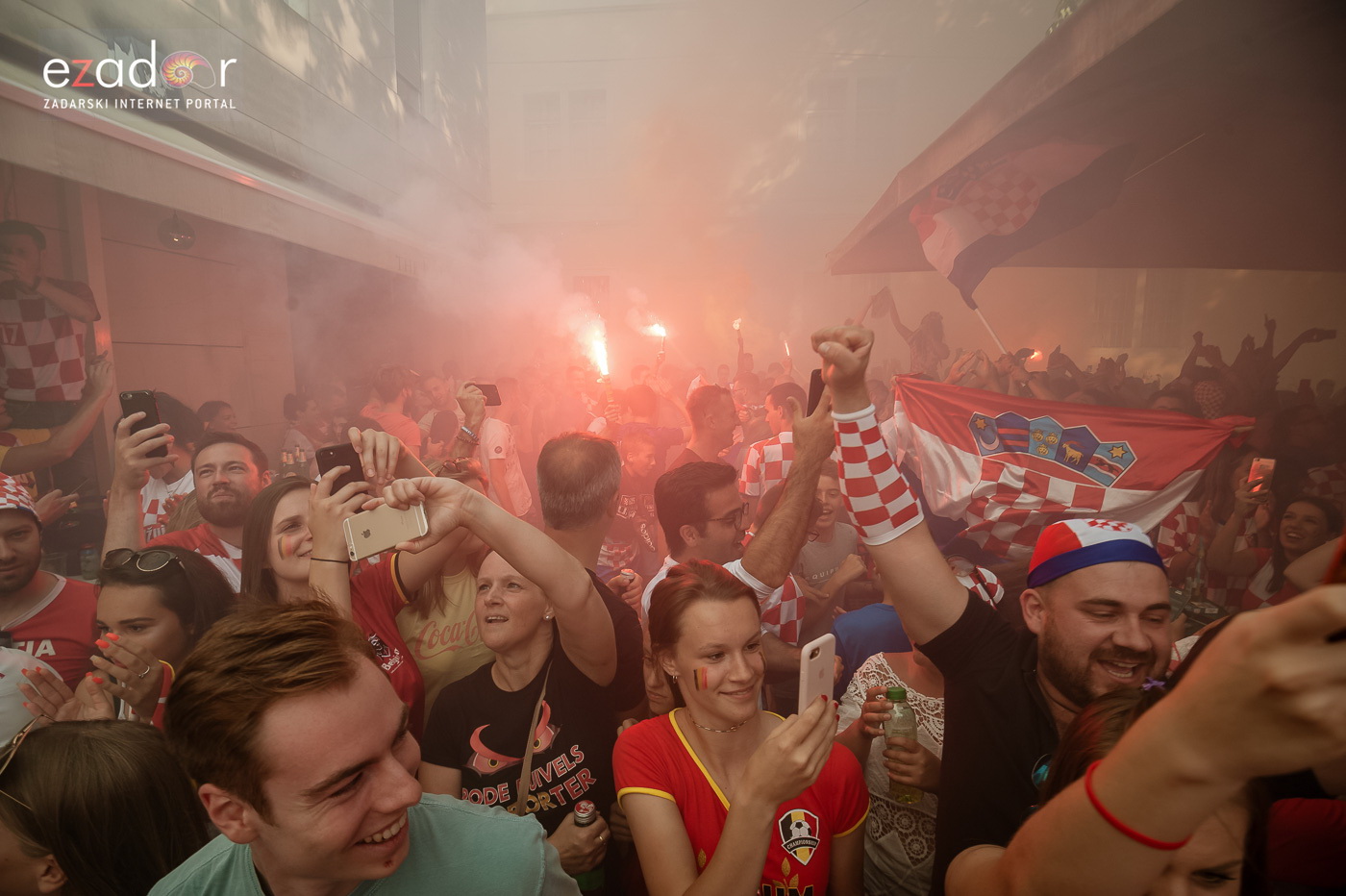 Navijačko ludilo u Zadru za vrijeme i nakon finala Svjetskog prvenstva Navijačko ludilo u Zadru za vrijeme i nakon finala Svjetskog prvenstva