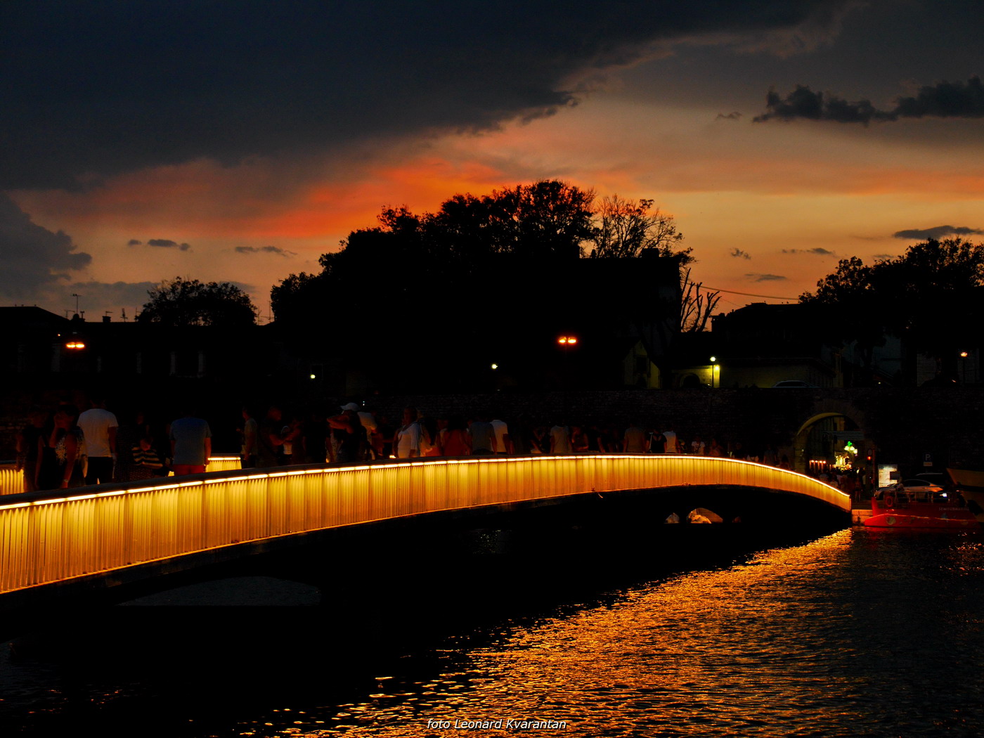 Munje nad zadarskom lukom