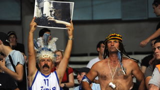 Zagreb, 100610.
Savska cesta 30, kosarkaski centar Drazen Petrovic, seniori, susret KK Cibona i KK Zadar, 5. odlucujuca utakmica za naslov prvaka Hrvatske.
Na slici: navijaci Zadra.
Foto: Damir Krajac / CROPIX Zagreb, 100610.
Savska cesta 30, kosarkaski centar Drazen Petrovic, seniori, susret KK Cibona i KK Zadar, 5. odlucujuca utakmica za naslov prvaka Hrvatske.
Na slici: navijaci Zadra.
Foto: Damir Krajac / CROPIX