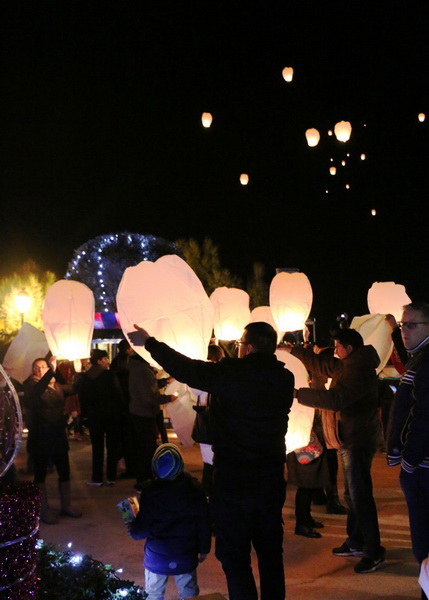 Paljenjem prve adventske svijeće i prigodnim zabavnim programom započela manifestacija Advent na otoku Viru
