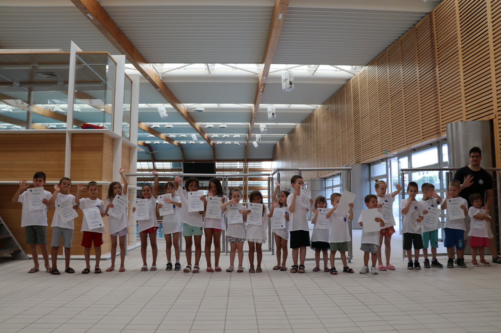 Podjela diploma u PK Jaderi za uspješno završenu školu plivanja Podjela diploma u PK Jaderi za uspješno završenu školu plivanja